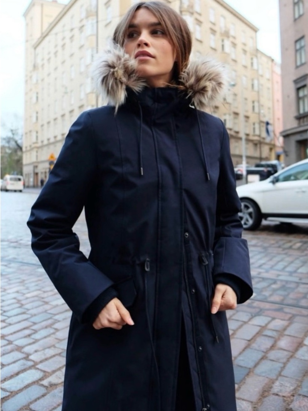 Wilfred Navy Long Puffer Parka with Faux Fur Hood